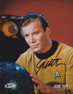 William Shatner Captain Kirk Signed Beckett Authenticated Star Trek 8x10 Beckett